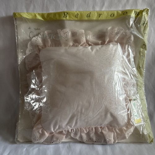 Vintage bedroom cushion lace - bedroom,