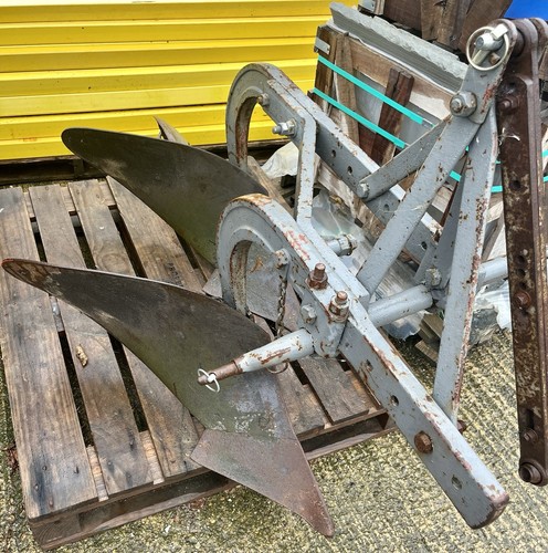Ferguson furrow plough - furrow,
