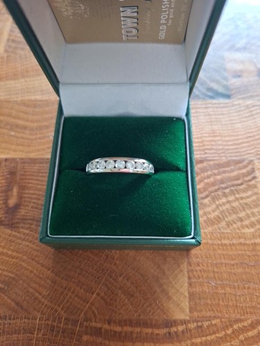 Stunning 18ct white gold half