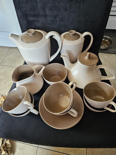 Complete set poole - complete, pottery