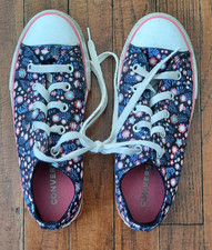 Girls Converse size 2 flower
