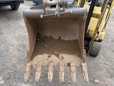 DIGGER EXCAVATOR BUCKET 50mm pins, 900mm Wide With Teeth, 8 Ton. Quick Hitch