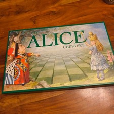 The Alice Chess Set MPL Games Vintage Complete