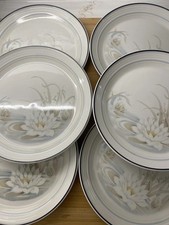 6 X Royal Doulton Fresh Flowers “ Hampstead” 24cm  Cheese/ Dessert/ Salad Plates