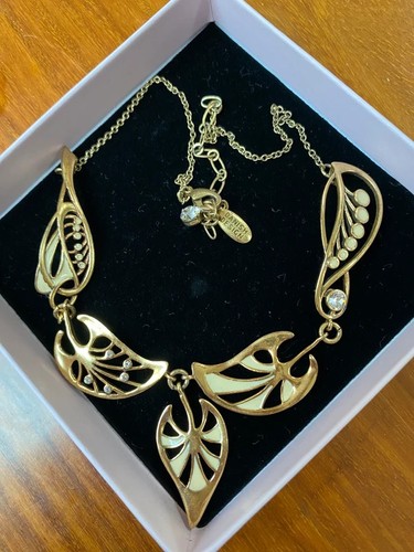 Art deco style gold tone - art,