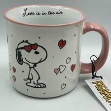 Snoopy 'Love Is In The Air'