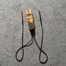 Fluke Test Multimeter T6 CAT II 600V AC/DC  