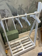 Great little trading company Rail With 6 Wooden Hangers 