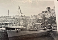 BRIXHAM HARBOUR SCENE FISHING