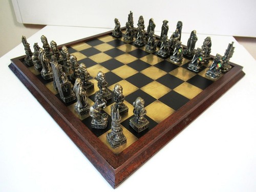 Vintage chess set - tudor, mint