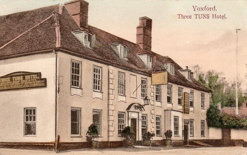 Three tuns hotel pub - tuns, yoxford