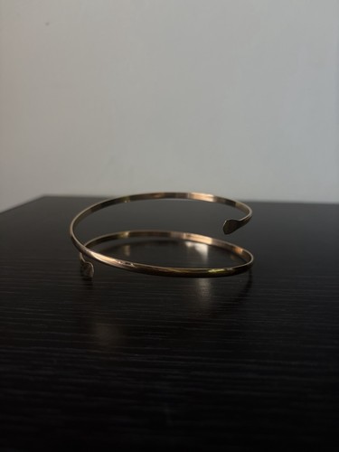 Gold tone upper - upper, arm