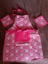 Red sparkle snow apron pinny & 2 pot holders quilted