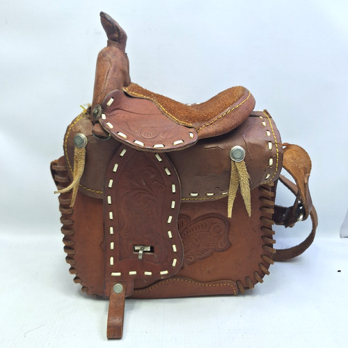 Leather horse saddle shoulder - saddle,