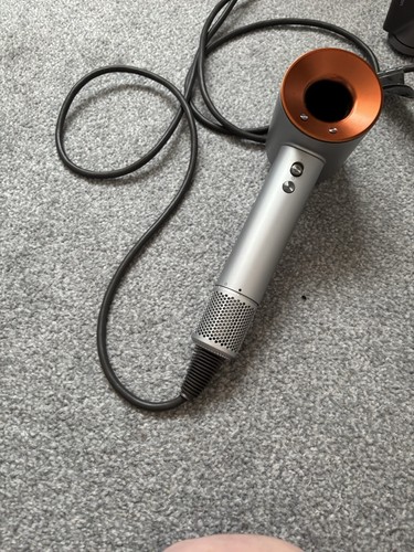 Dyson supersonic professional - dyson,