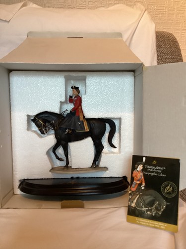 Resin horse queen trooping the - resin,
