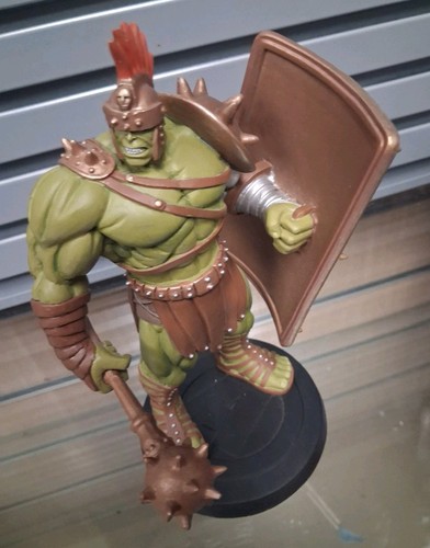 Marvel comics figure - marvel, statue
