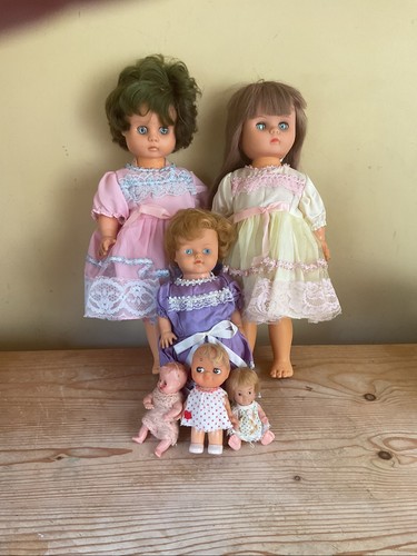 Vintage group dolls - of,