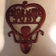 A Personalised Wooden Name (NORMAN & JUDY) Heart Sign Wall  Plaque - Pre-Owned.