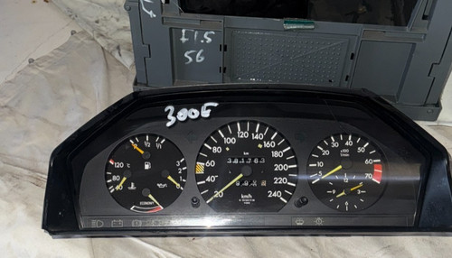 Speedometer instrument cluster