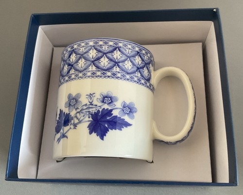 Spode geranium mug - geranium, room