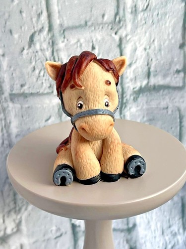 Cute horse chocolate cake - 3d,