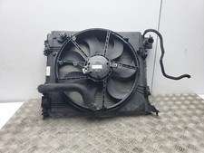RENAULT KADJAR 1.5 DIESEL WATER COOLANT RADIATOR WITH COOLING FAN SHROUD 2015