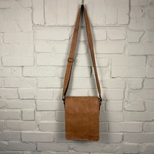 Vera Pelle Messenger Crossbody