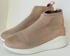 UGG Griffith Pink Fuzzy Slip