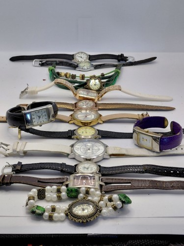 Lot 13 mixed strap - –,