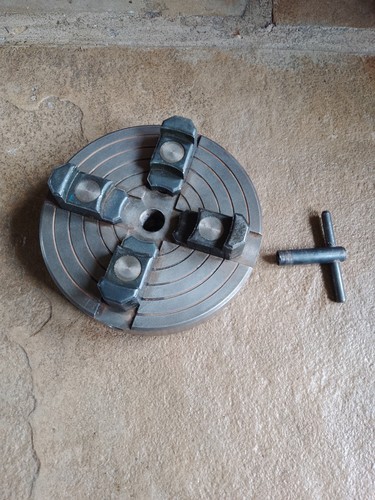 Independant jaw wood chuck - 4,