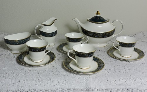 Royal doulton carlyle piece - doulton,