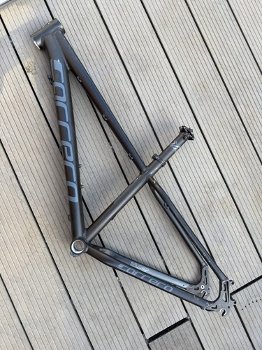 Carrera vengeance small - small, frame