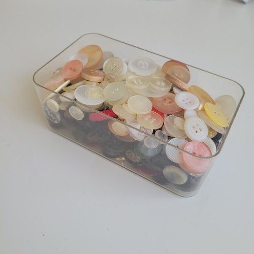 Job lot vintage buttons - lot,