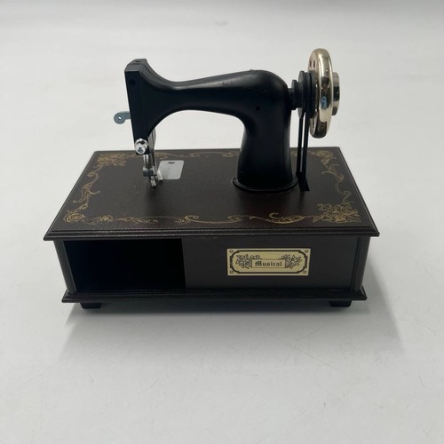 Vintage berkeley designs - vintage, small