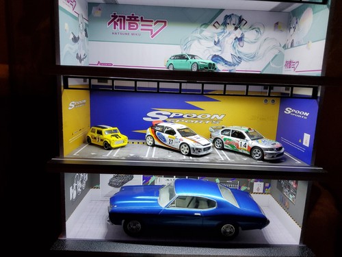 Lighted display case - lighted,