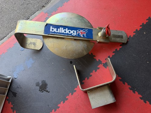 Bulldog trailer wheel clamp - wheel,