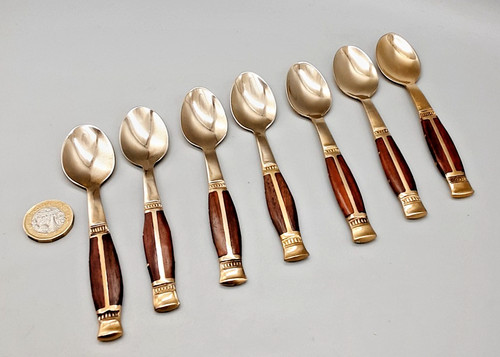 Brass with wooden handles - with,