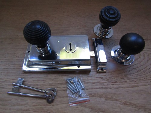 Ebony and chrome rim knob - ebony,
