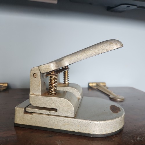 Digby series hole punch - digby,