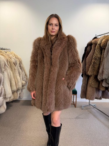 Fox fur coat brown size - fur, m