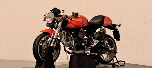 Scale 2006 ducati 1000 - ,
