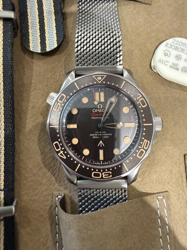 Omega seamaster 300m 007 james - omega,