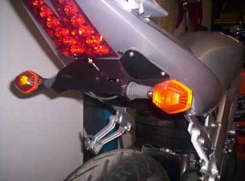 Tail tidy fender - tail,