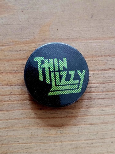 Thin lizzy 25mm pin badge - thin,
