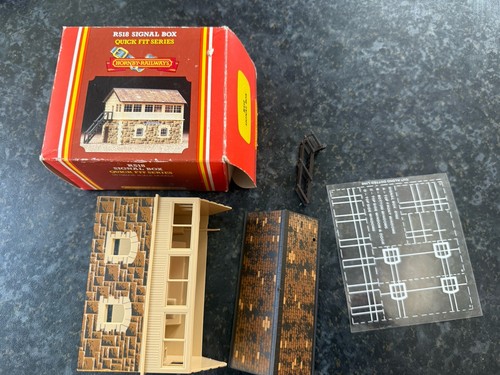 R518 hornby signal box - hornby,