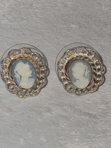 Vintage blue white cameo stud - vintage,