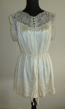 Vintage 1960's Val Mode Ivory