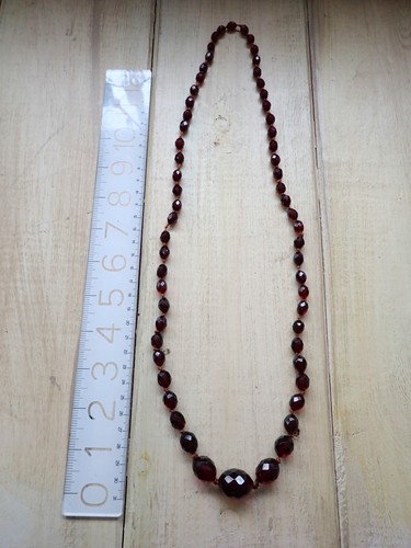 Art deco bakelite necklace - art,
