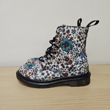Dr Martens 1460 Page